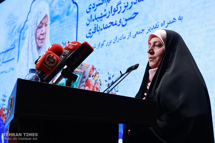 Tehran honors mothers of martyrs in solemn ceremony