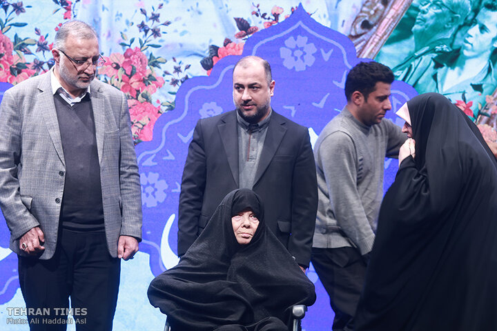 Tehran honors mothers of martyrs in solemn ceremony