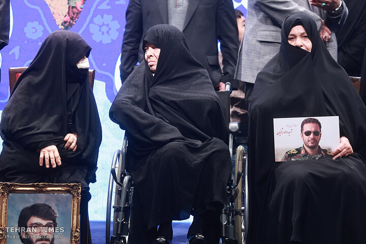 Tehran honors mothers of martyrs in solemn ceremony