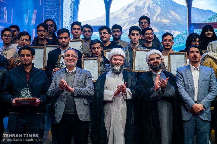 Tehran ceremony honors scientific achievers of Islamic Iran