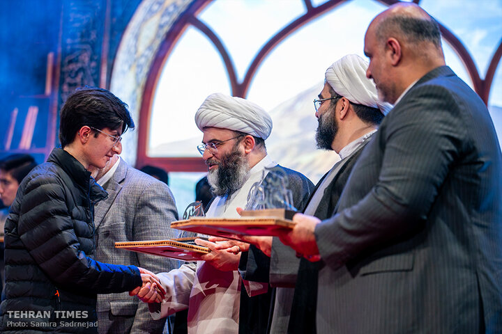 Tehran ceremony honors scientific achievers of Islamic Iran