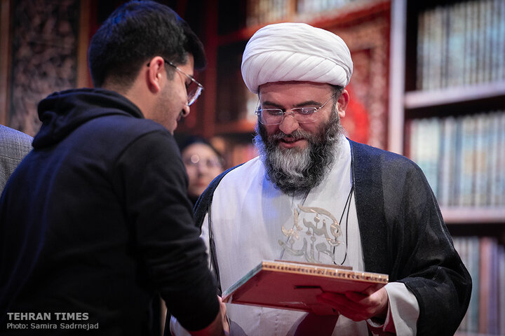 Tehran ceremony honors scientific achievers of Islamic Iran