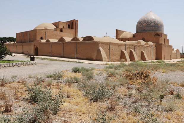 Very quiet and deserted but beautiful: the 12th-century Jameh Mosque of Saveh