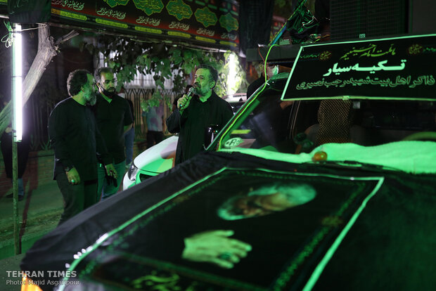 Eulogist observes symbolic social distancing in Muharram mourning