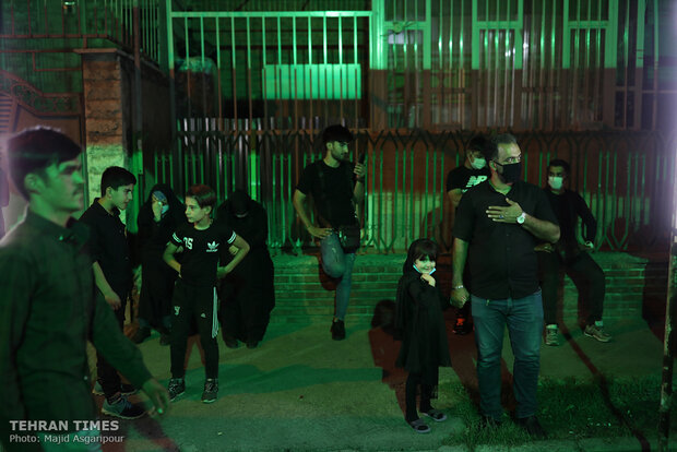 Eulogist observes symbolic social distancing in Muharram mourning