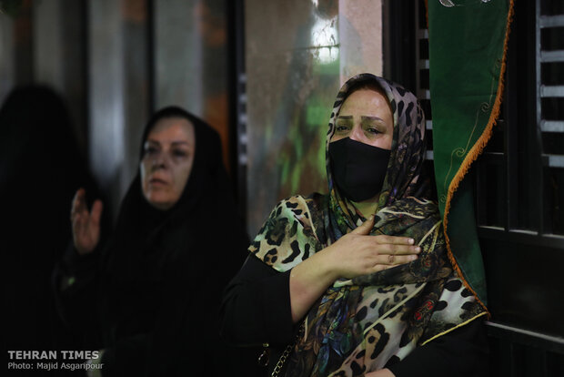 Eulogist observes symbolic social distancing in Muharram mourning