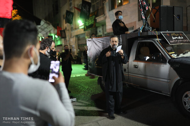Eulogist observes symbolic social distancing in Muharram mourning