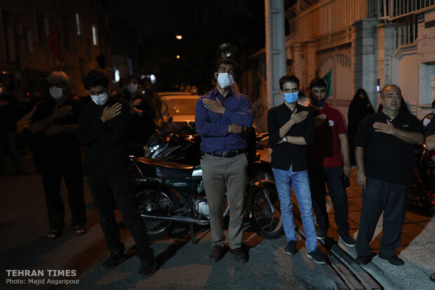 Eulogist observes symbolic social distancing in Muharram mourning