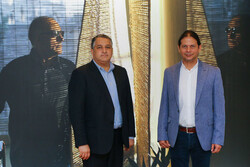 Farabi Cinema Foundation director Alireza Tabesh (L) and Nicaraguan Ambassador Isaac Lenin Bravo Jaen meet in Tehran on October 11, 2020. (FCF)