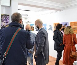 Art enthusiasts visit the exhibition “Bright Fountain” at the Luna Art Gallery in Istanbul on November 21, 2020. (Luna Art Gallery)  