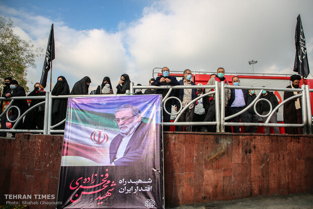 Martyred nuclear scientist Mohsen Fakhrizadeh laid to rest in Tehran mosque 