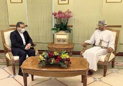 Iranian Deputy Foreign Minister for Political Affair Abbas Araghchi held talks on Monday morning with Oman’s Foreign Minister Sayyed Badr Al Busaidi in Muscat
