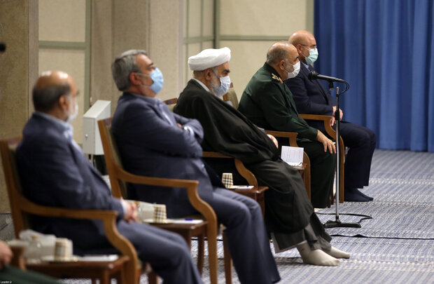 Organizers of martyrdom anniversary of General Soleimani meet Leader  