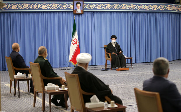 Organizers of martyrdom anniversary of General Soleimani meet Leader  