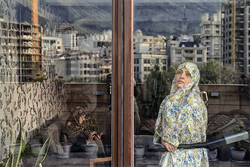 A photo from Iranian photographer Maryam Saeidpur’s series “Quarantine” won the gold medal in the graphic category of the Third Annual Meihodo International Youth Visual Media Festival in Japan.