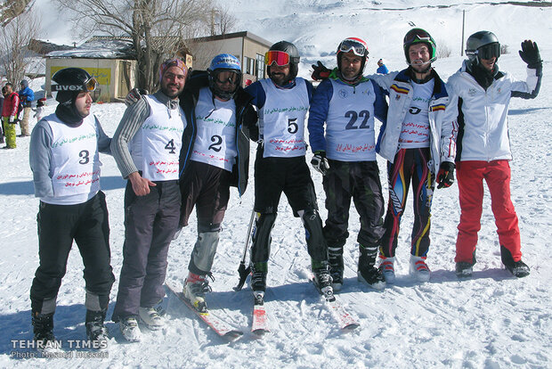 Para skiers compete in Dizin