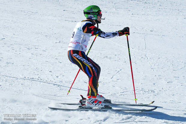 Para skiers compete in Dizin