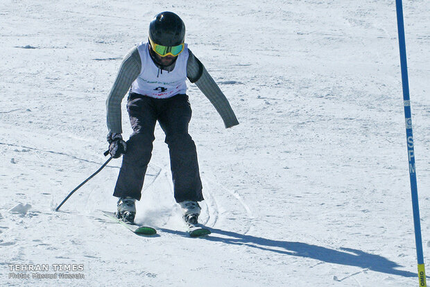 Para skiers compete in Dizin