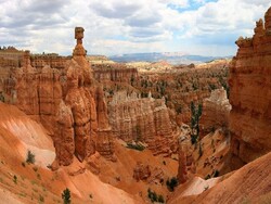 Explore naturally-gorgeous rock formations in southernmost tip of Iran