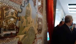 Handwoven carpets depicting tourist destinations unveiled in Kashan