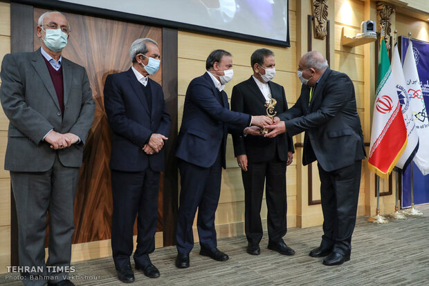 Iranian exemplary exporters honored