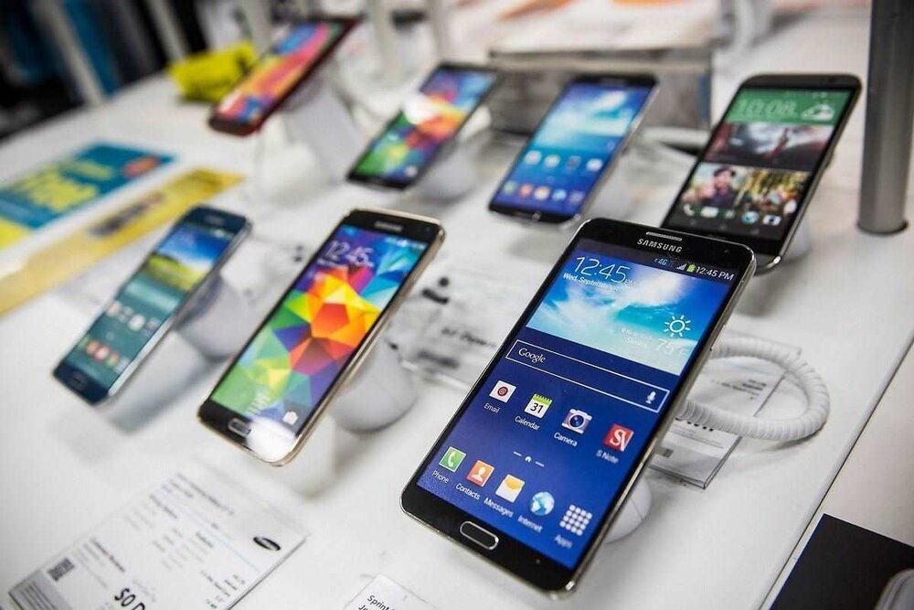 More than 15.5m cellphones imported into Iran in a year - Tehran Times