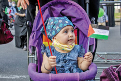 Children in Tehran show sympathy with Palestinians