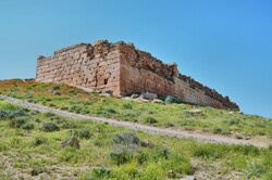 Tall-e Takht Fort