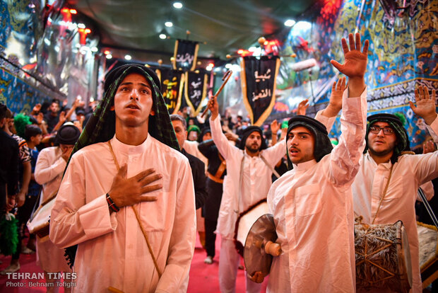 Shia pilgrims flock to Karbala to commemorate Arbaeen