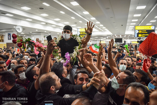 Greco-Roman wrestlers welcomed to Shiraz