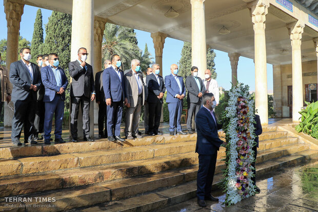 Wreaths of flowers placed at Hafezieh to celebrate National Hafez Day
