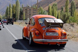 Vintage cars stage rally in support of responsible tourism