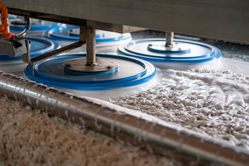 Steps of washing carpets in carpet washing