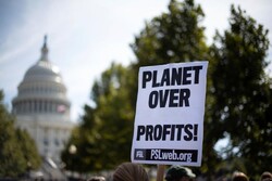 As the world burns; One in four U.S. senators hold fossil fuel investments