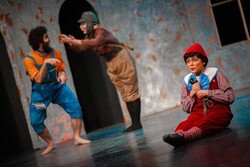 Members of director Oshan Mahmudi’s troupe perform “Geppetto” at Tehran’s Iranshahr Complex on November 8, 2021. (Reza Javidi)  