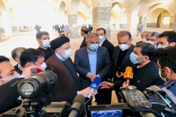 President Raisi tours ancient lanes, spaces during Yazd visit