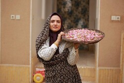 Gelareh Abbasi in a scene from “Daughter of Iran” directed by Seyyed Jalal Dehqani.