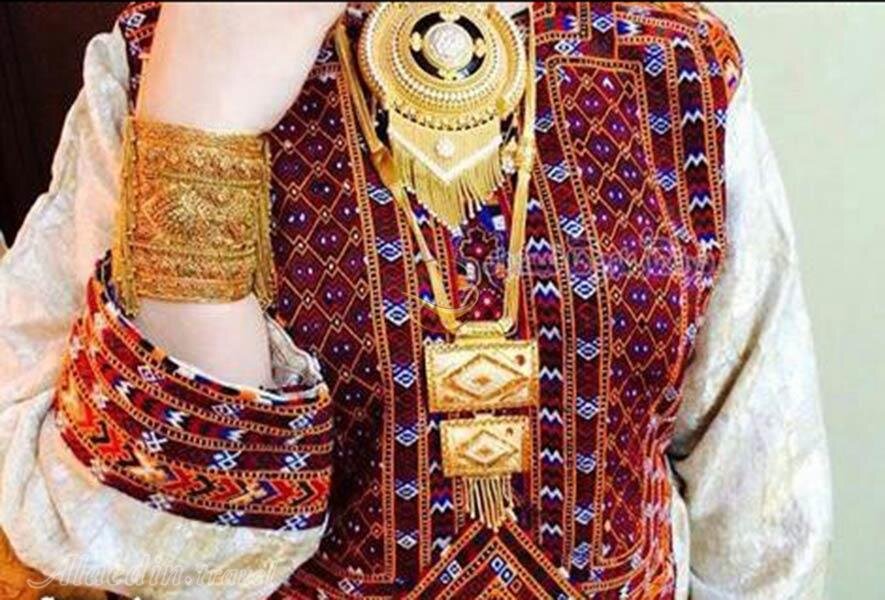 Traditional iranian store jewelry