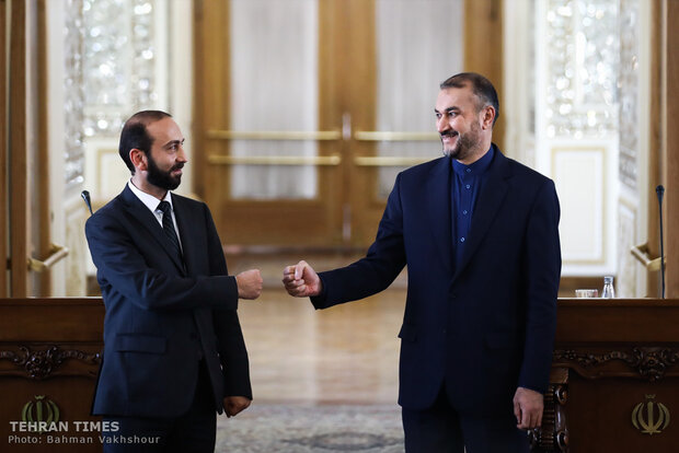 Foreign Ministers of Iran and Armenia meet