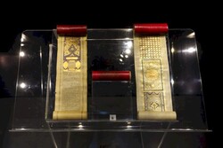 Tehran exhibit showcases rare Quran manuscripts