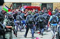 Israelis attacking Shireen Abu Akleh Casket