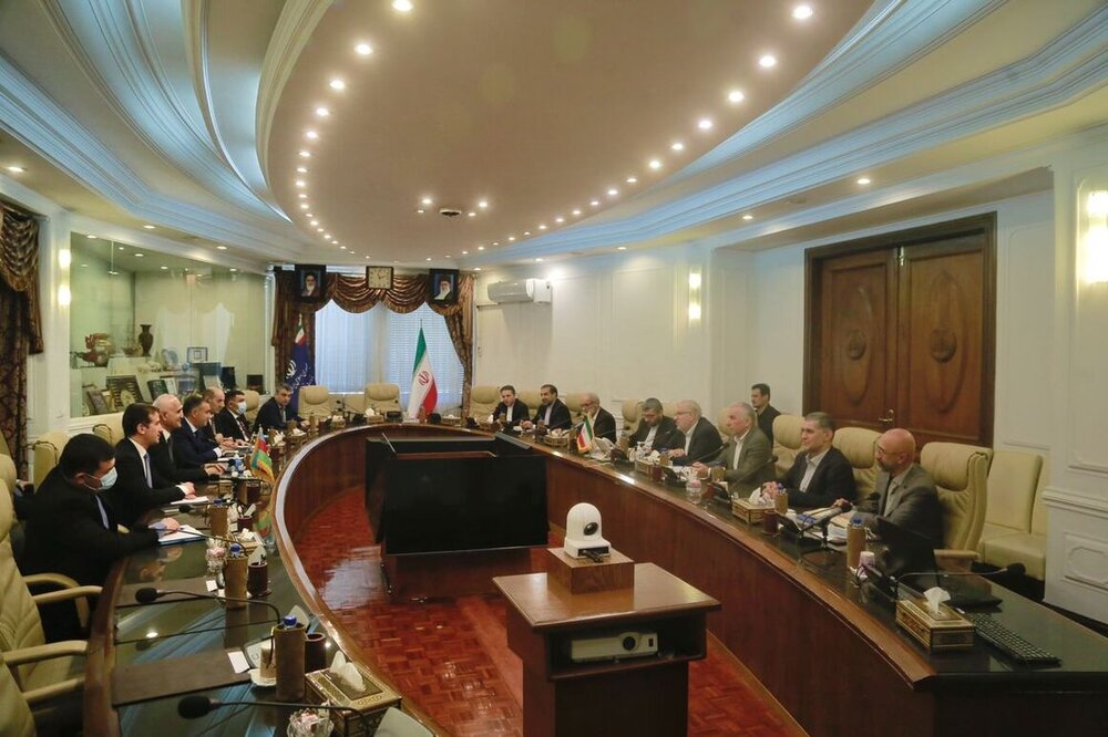 Iran, Azerbaijan stress expansion of energy ties