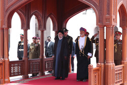 Raisi welcomed by Sultan of Oman in Muscat
