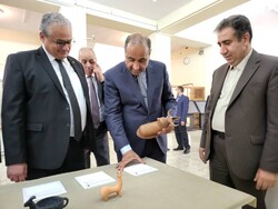 Iraqi minister visits National Museum of Iran