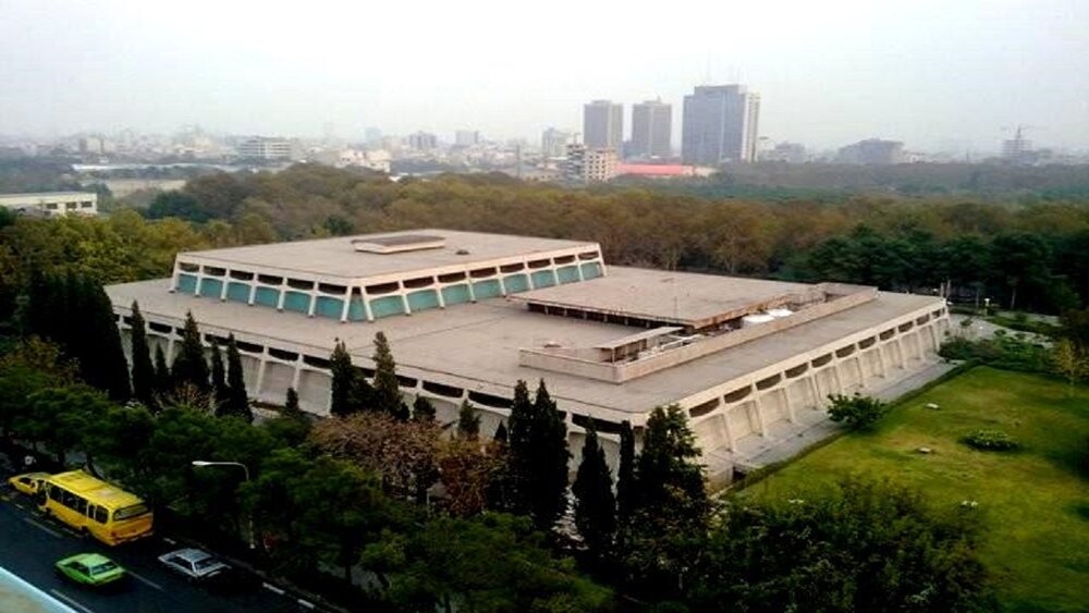 Tehran carpet museum closes for partial restoration