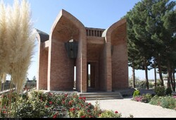 Iranian poet Ibn Yamin’s mausoleum named national heritage