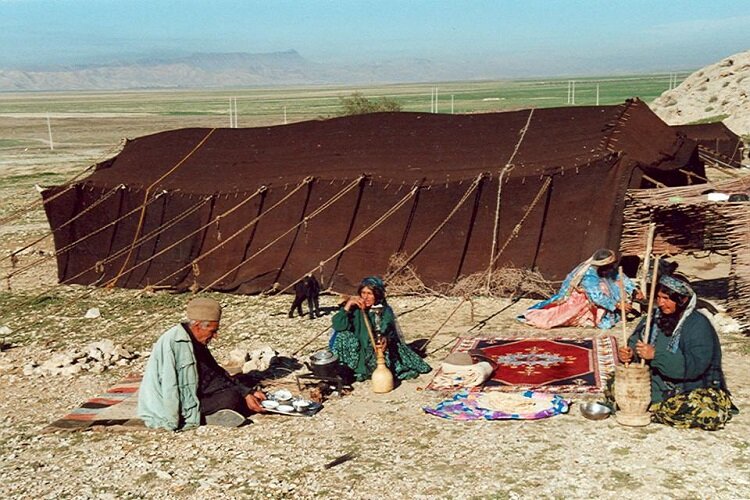 Tribespeople from 15 Iranian provinces come together to show arts, souvenirs