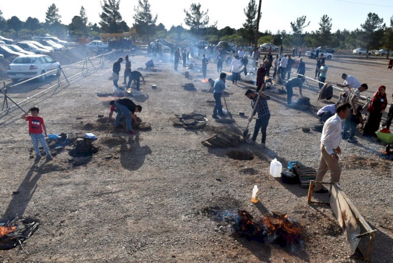 Jajarm hosts bizarre festival of shepherd food