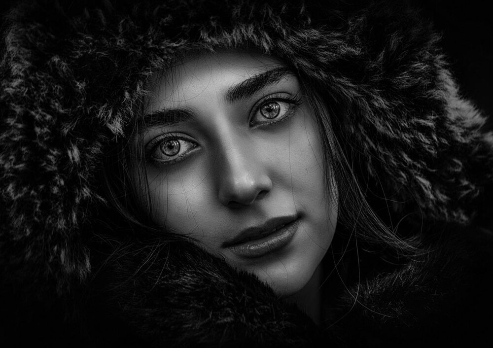 “Elina Eyes” by Iranian photographer Mohammad Esteki won the FIAP Gold Medal at the 3 x STATION International Salon of Photography in Poland.