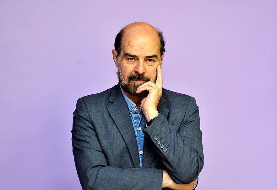 A file photo shows the Iranian artist Habibollah Sadeqi. (Honaronline/Farzan Qasemi)